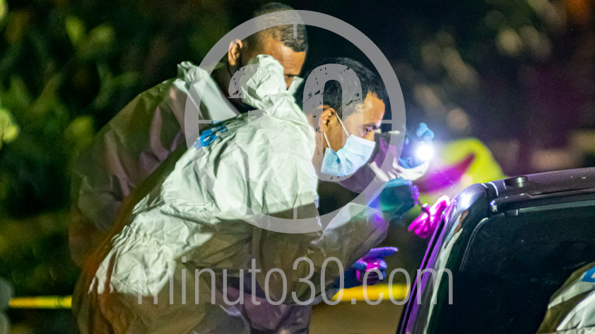 FOTOS: En La América fue encontrado el cuerpo de un hombre con varias heridas de arma de fuego dentro de un carro 27 3 7