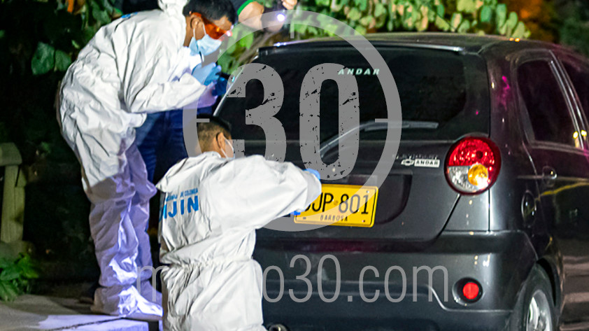 FOTOS: En La América fue encontrado el cuerpo de un hombre con varias heridas de arma de fuego dentro de un carro 30 6 3