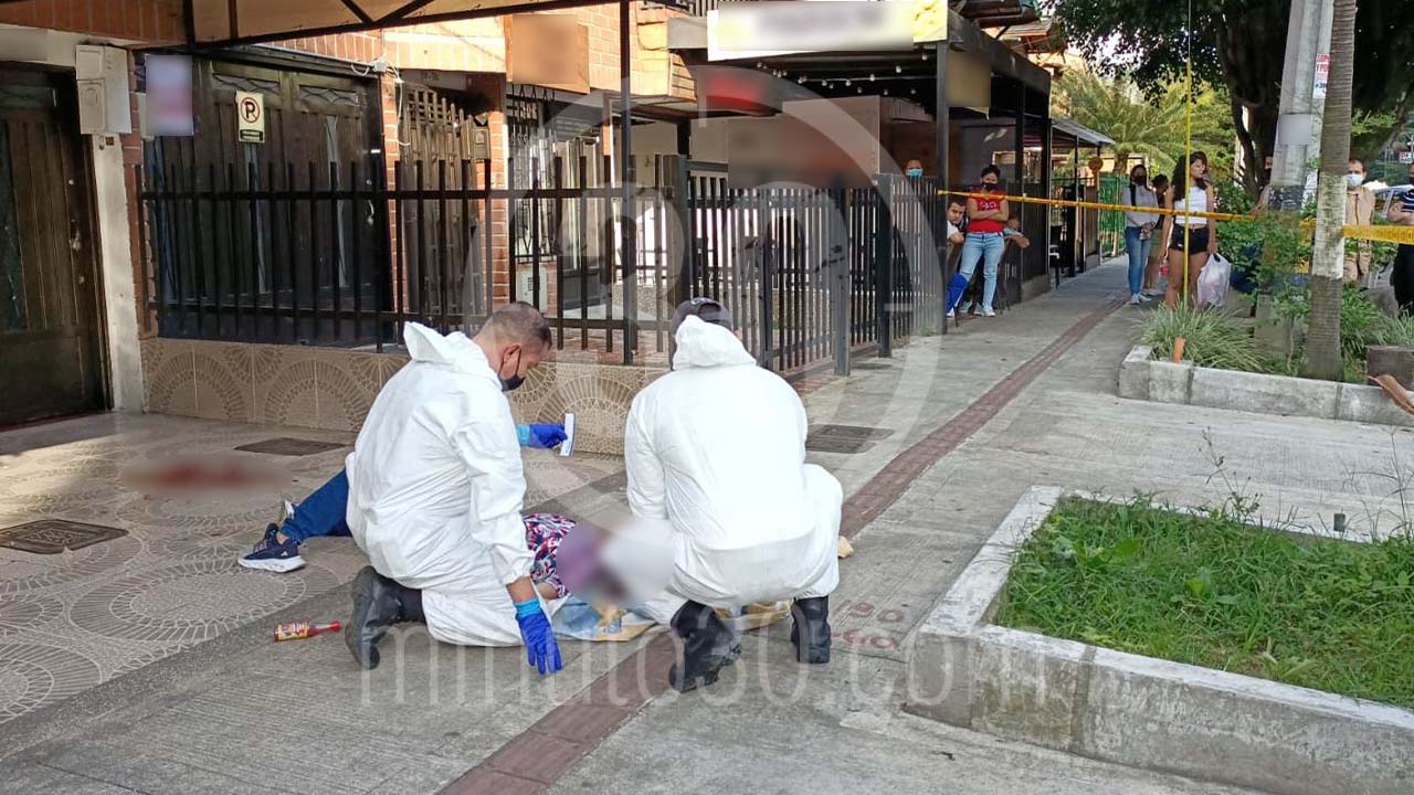 EN VIDEO Y FOTOS: "Si no es para mí, no es para nadie": Hombre le disparó a su expareja en Guayabal y luego se suicidó 8 Guayabal