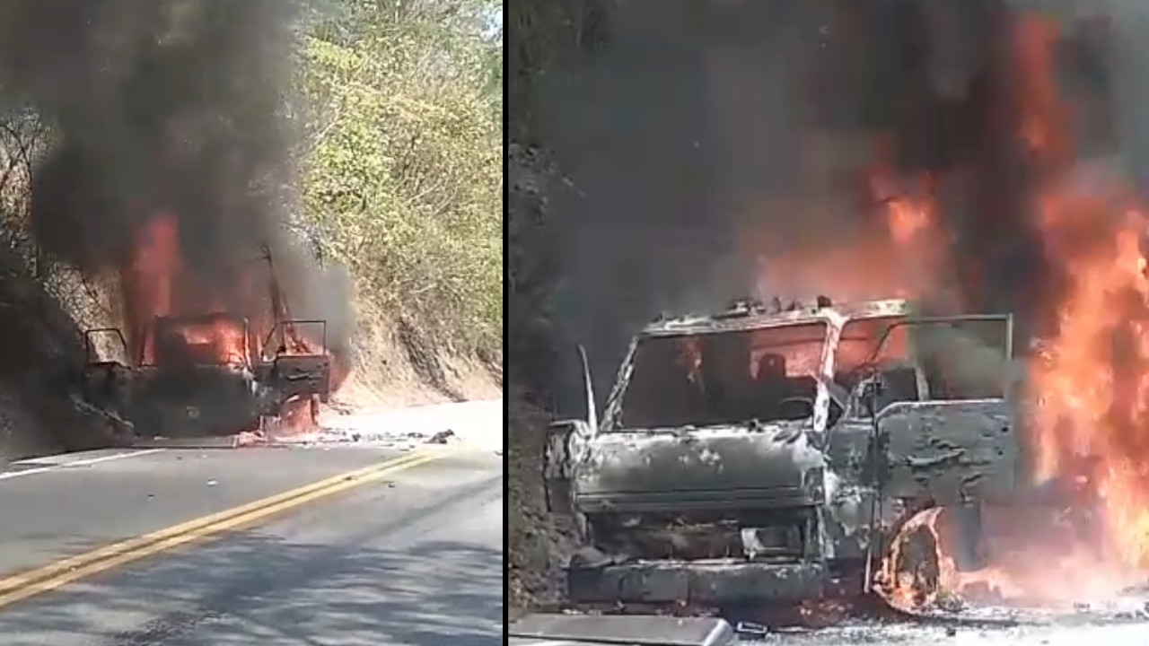 ¡Qué pesar! Carro con trasteo se incendió en la vía Santa Fe de Antioquia - Bolombolo