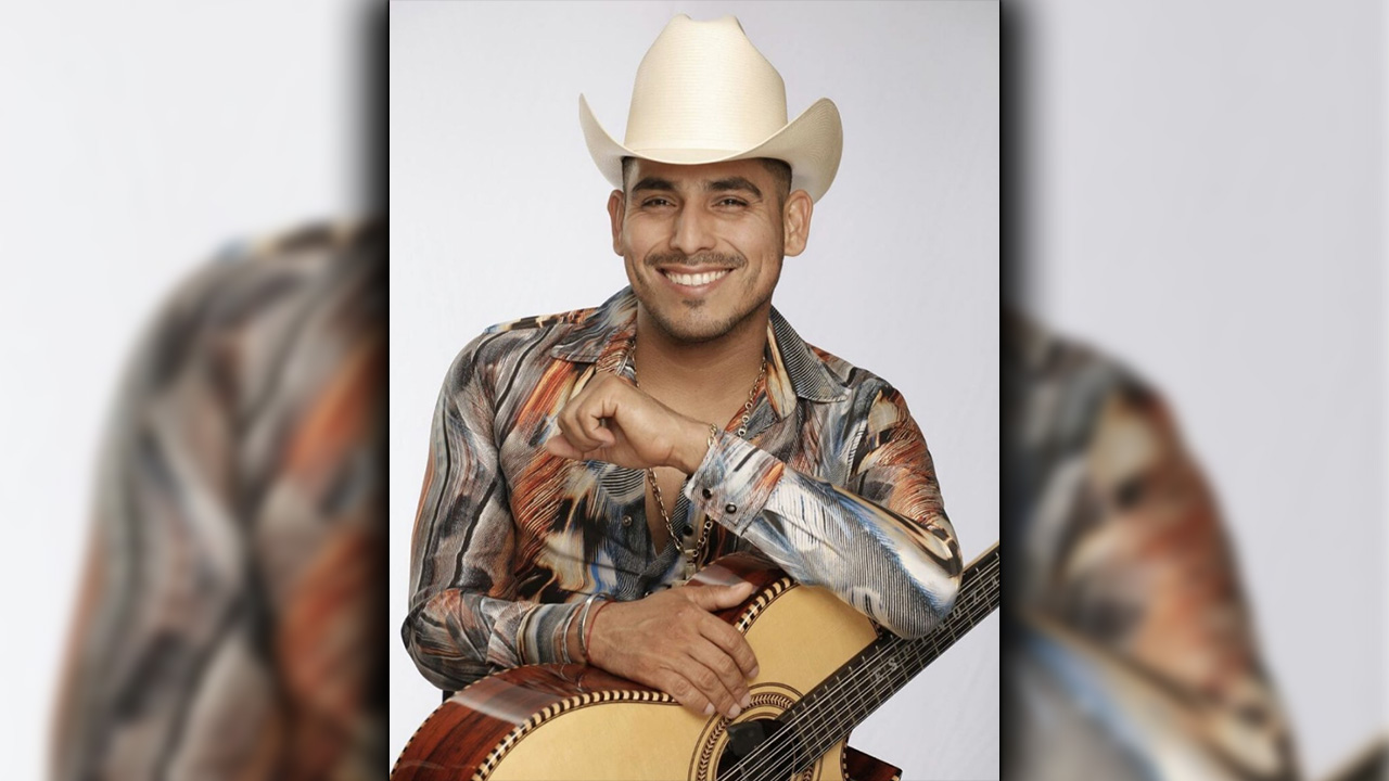 Espinoza paz se cayó de su bicicleta