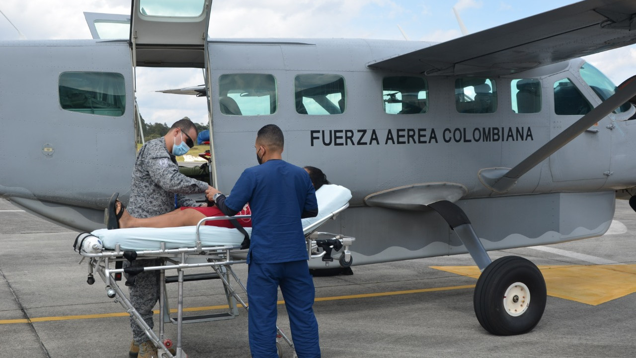 Con ángeles de metal ayudan a embarazada en delicado estado de salud y la trasladan a Rionegro