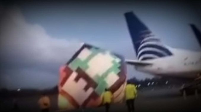 Video: ¡Se acabó diciembre y siguen! Globo cayó en el Aeropuerto José María Córdova de Rionegro 1 Globo cayó en una de las pistas del Aeropuerto JMC (1)