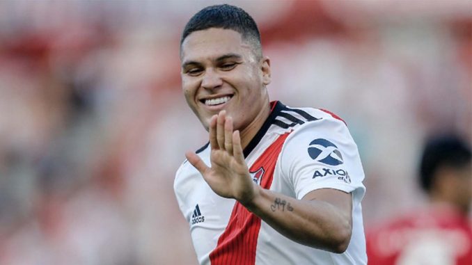 Juanfer Quintero llegaría el lunes a Buenos Aires para firmar con River Juanfer Quintero llegaría el lunes a Buenos Aires para firmar con River