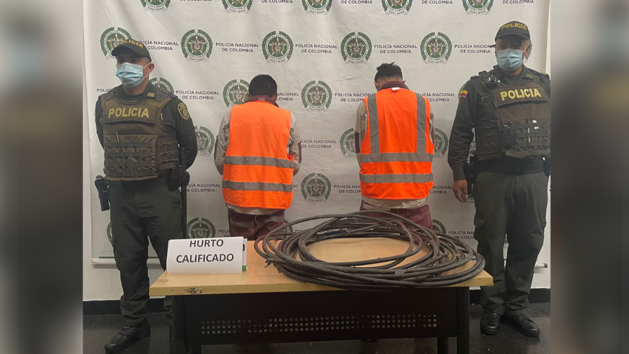 [Video] Se hicieron pasar por empleados pero andaban era robando cables en Rodeo Alto