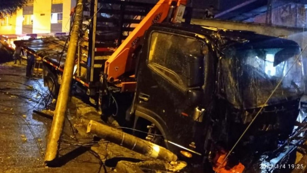 Accidente de carro tipo planchón en Manizales dejó un herido