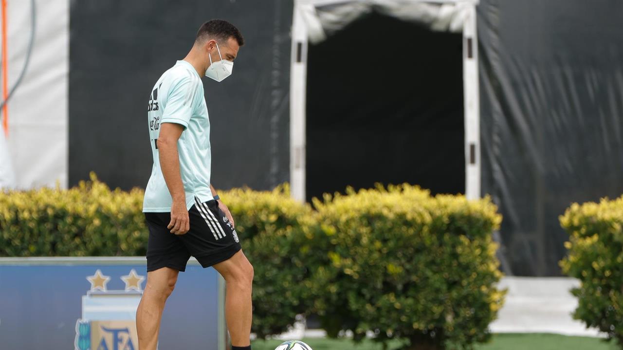 Argentina trabaja en un rompecabezas de cara al duelo ante Colombia