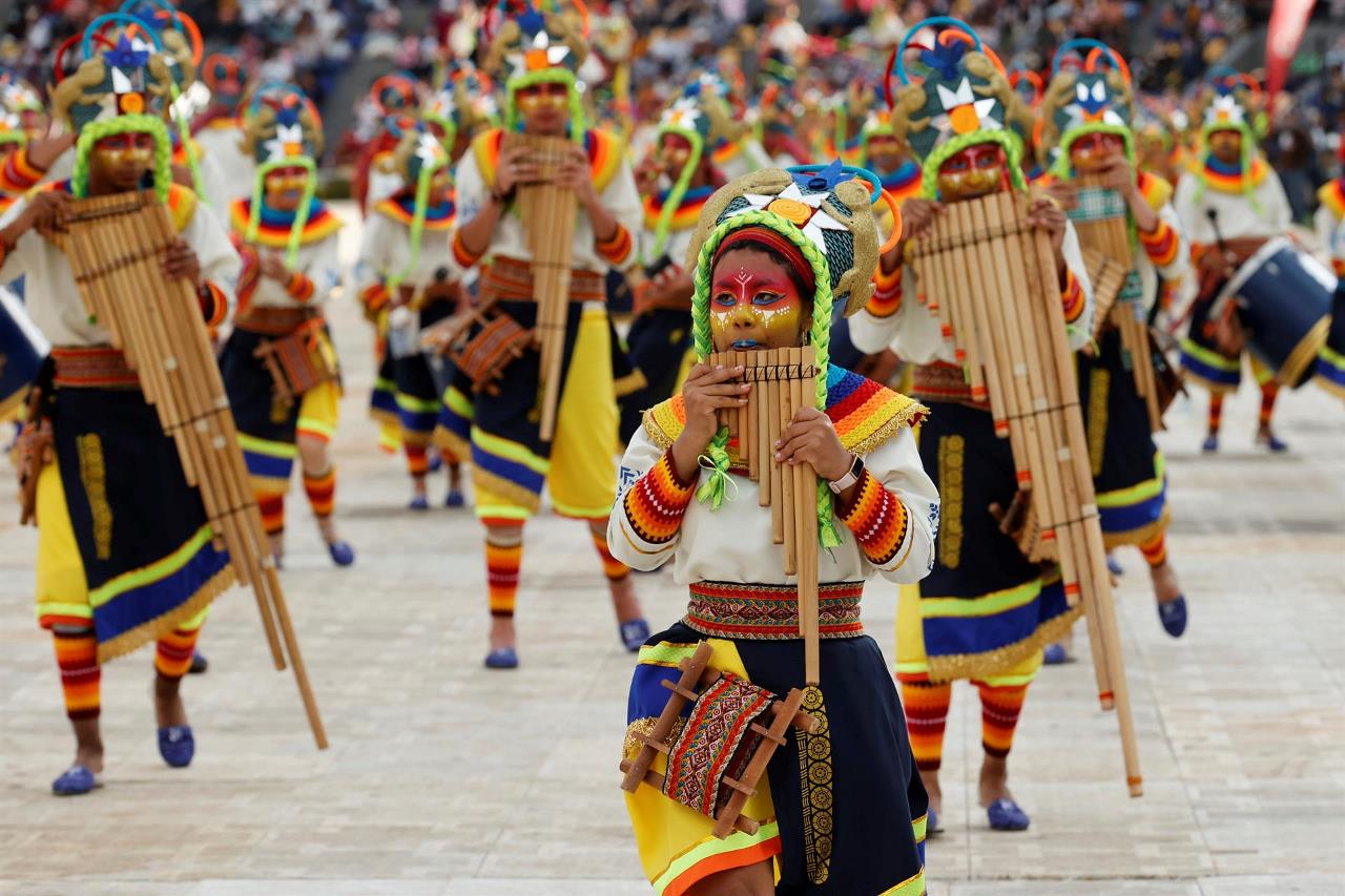 FOTOS Y VIDEO: Música y color en el Carnaval de Negros y Blancos 2 carnaval de negros y blancos3