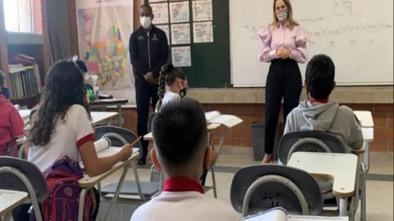 estudiantes publicas clases presenciales