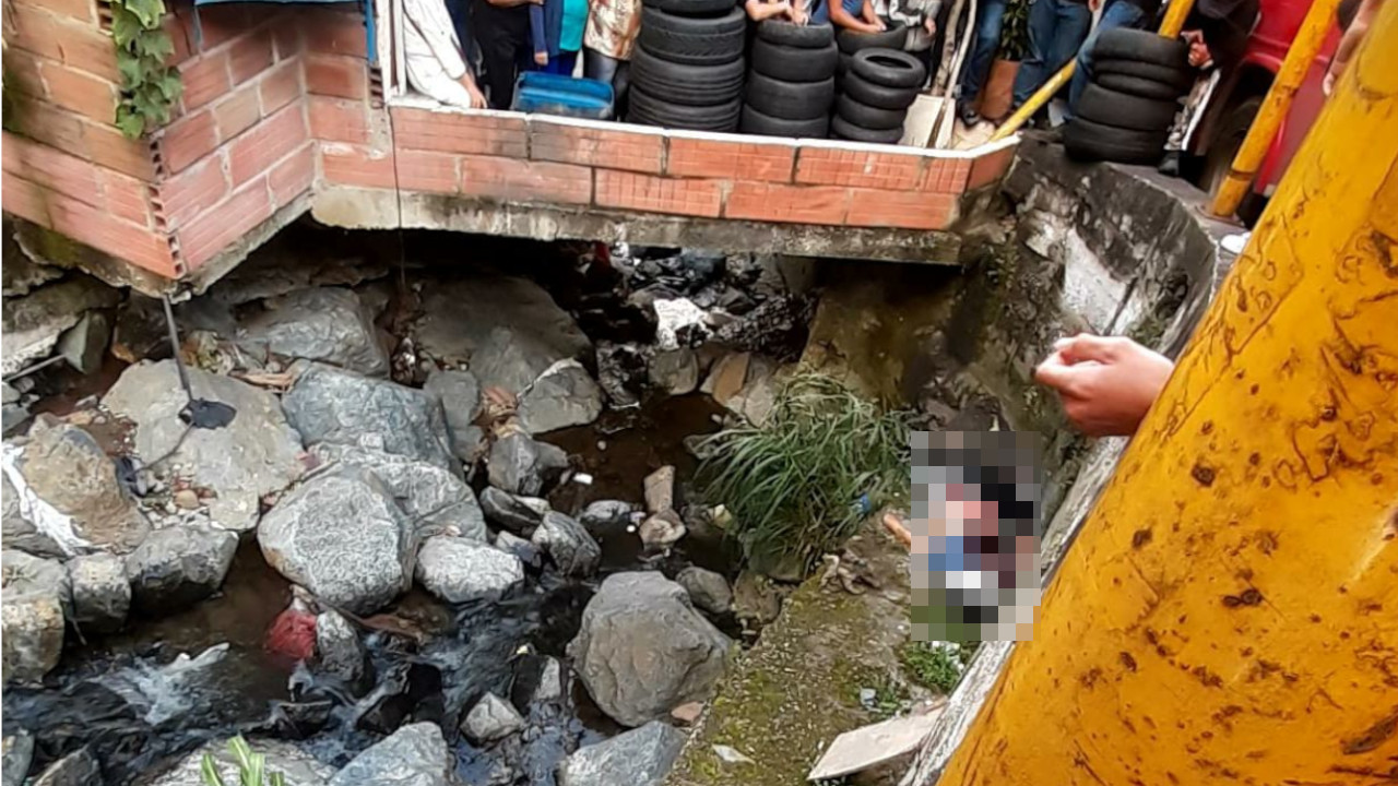 mujer arrollada Bello