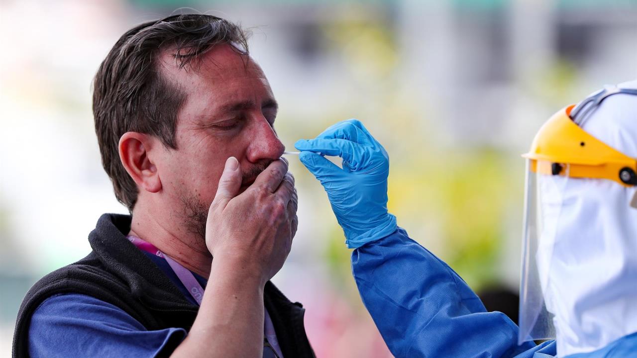 América registra un récord de casos de covid en una semana, con más de 8 millones