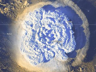 ¡A causa del tsunami! Dos mujeres murieron en Perú 1 tsunami volcan tonga