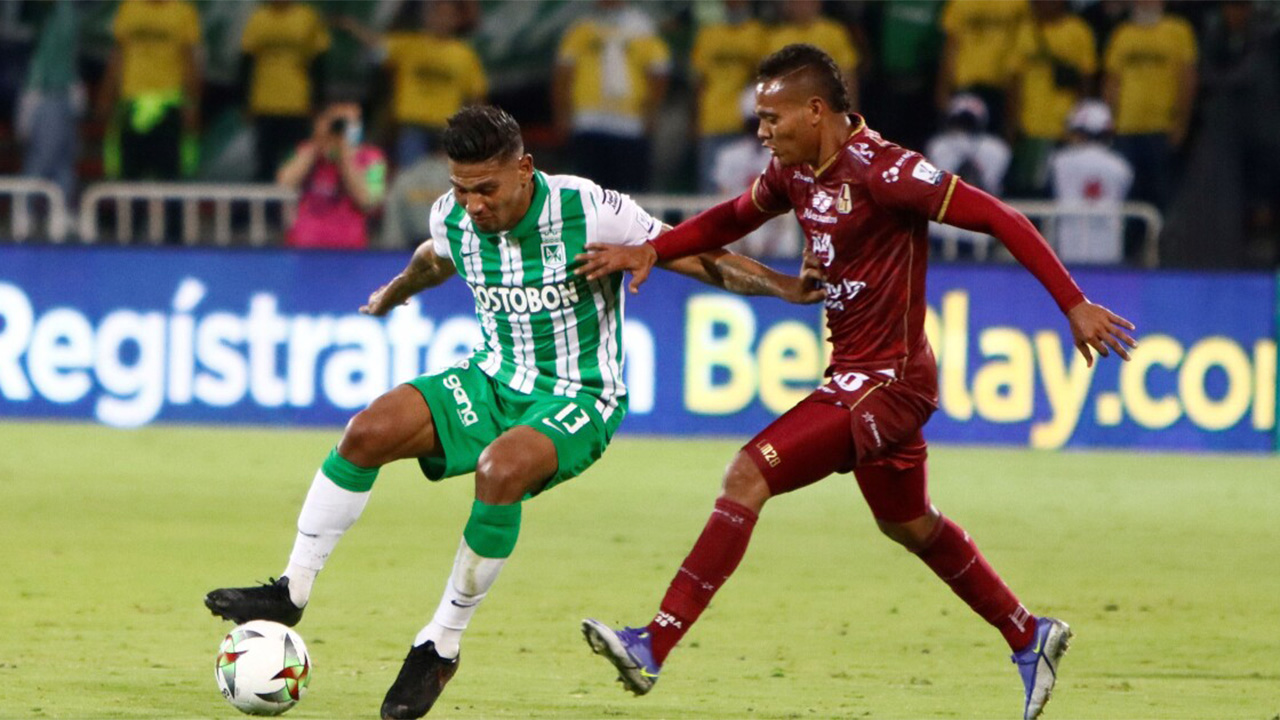 Alexander Mejía estará al menos 5 semanas fuera de las canchas por desgarro en su muslo derecho