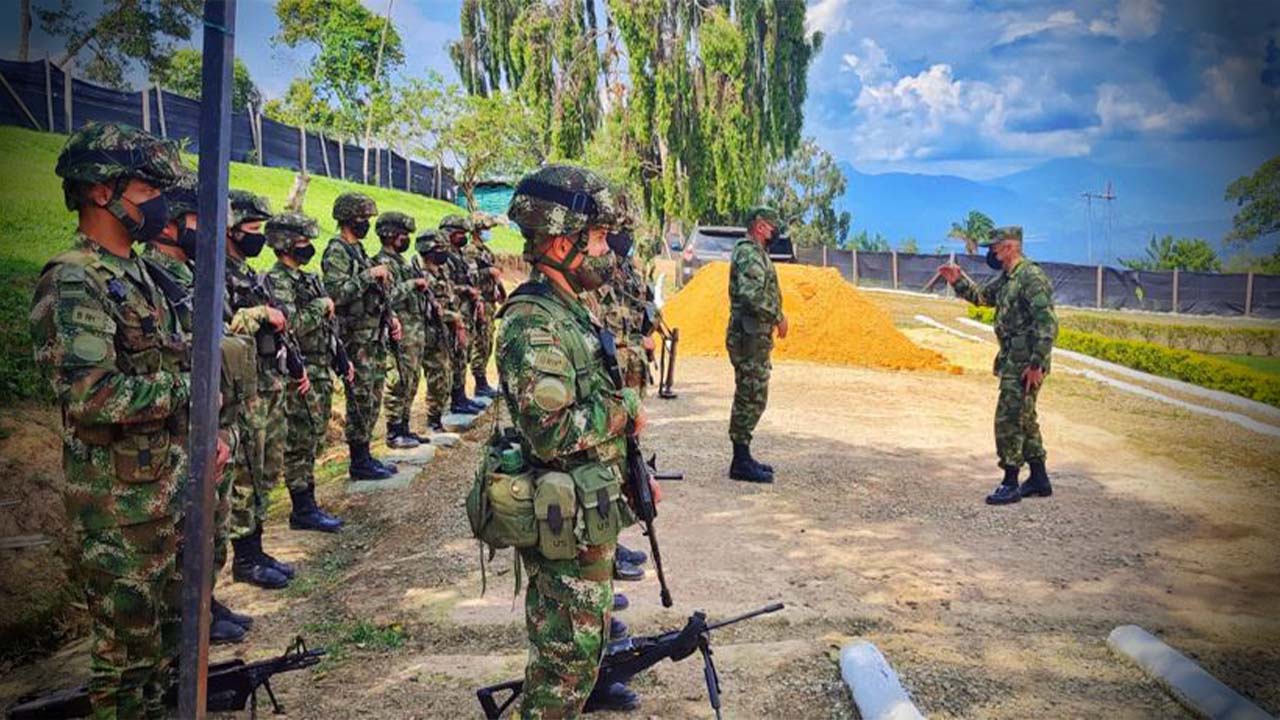 Clan del Golfo - ejército