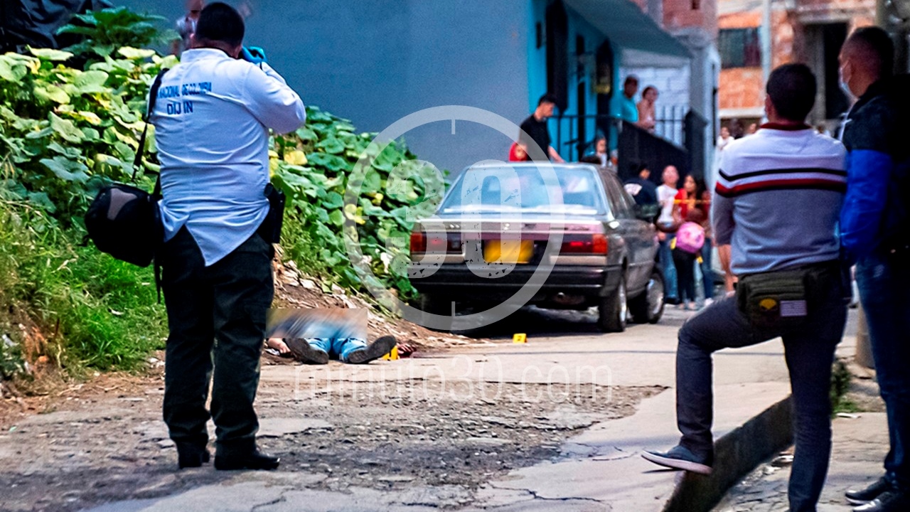 Inspección técnica del hombre asesinado en París, Bello