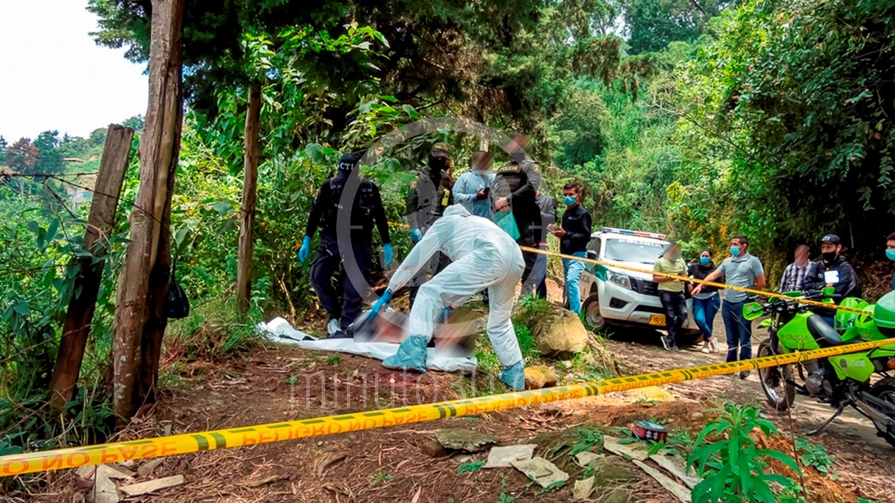Fotos y video: Así eran los tatuajes del hombre que mataron en la vía antigua a Guarne