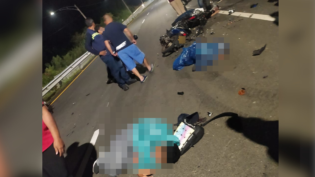 Dos motociclistas perdieron la vida la chocar en la vía Medellín - Santa Fe de Antioquia