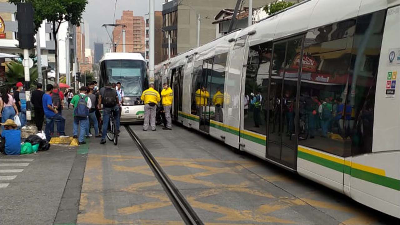 Por accidente el tranvía solo está funcionando entre Oriente - Miraflores