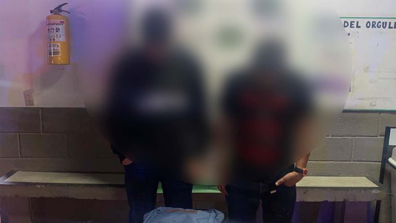 Habrían hurtado bolsos y computadores de un carro