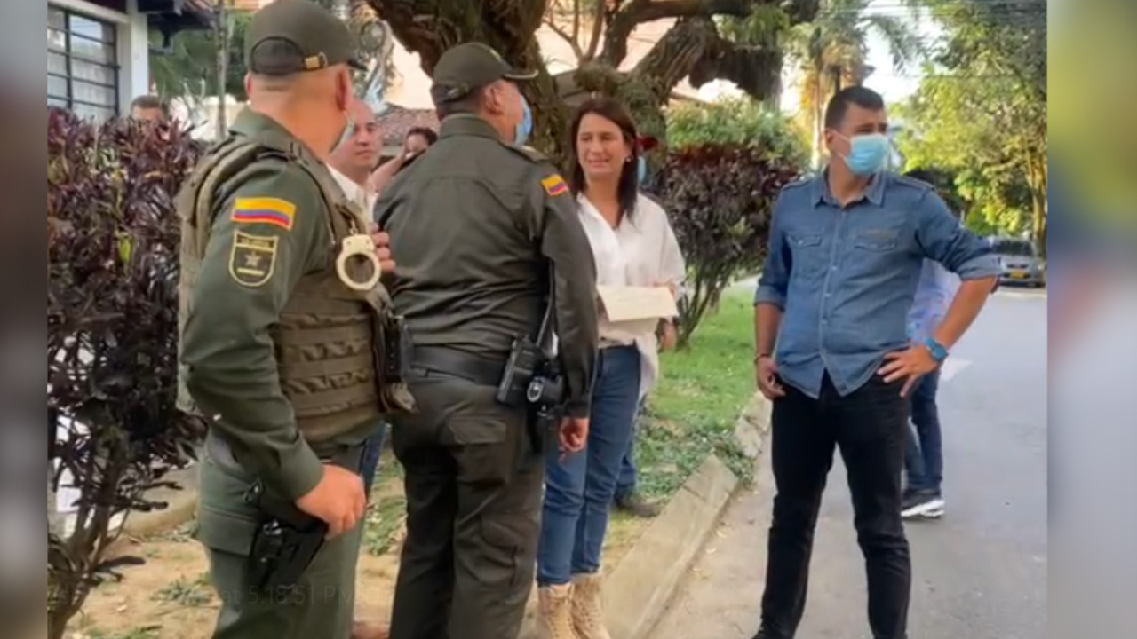 Intentaron atracar a los congresistas Paola Holguín y Juan Espinal en Laureles