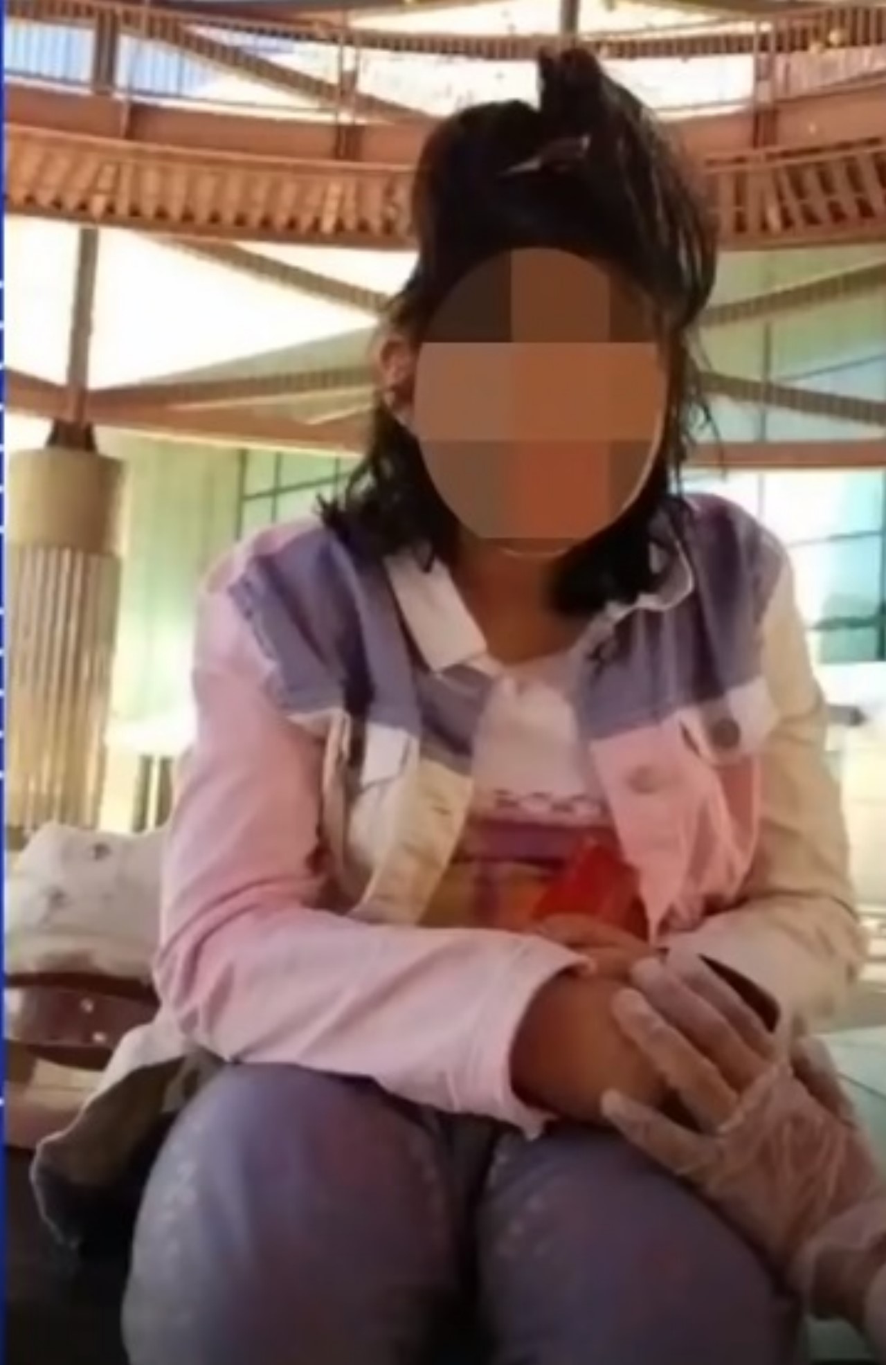 VIDEO. Empleado fue captado pegándole a menor de 16 años con autismo 2 VIDEO. Empleado fue captado pegandole a menor de 16 anos con autismo 1