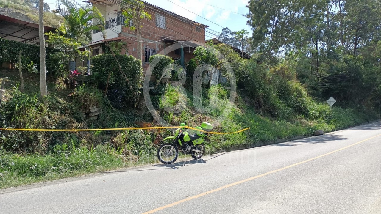 Macabro hallazgo: encontraron un encostalado en la vía Machado-Copacabana