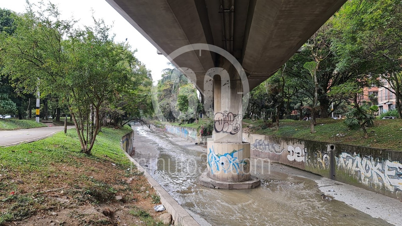 Presunto ladrón se tiró al vacío por Suramericana y murió