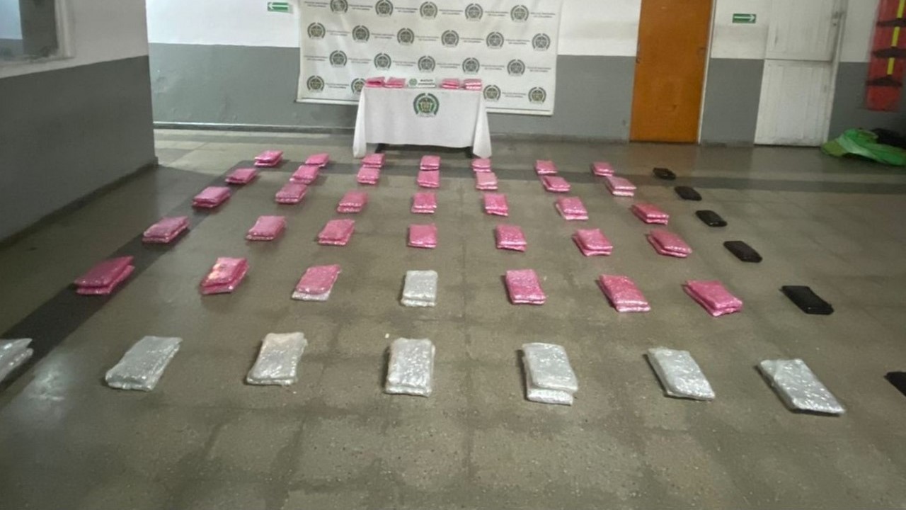 Medellín: Encontraron en un carro 99 paquetes de marihuana