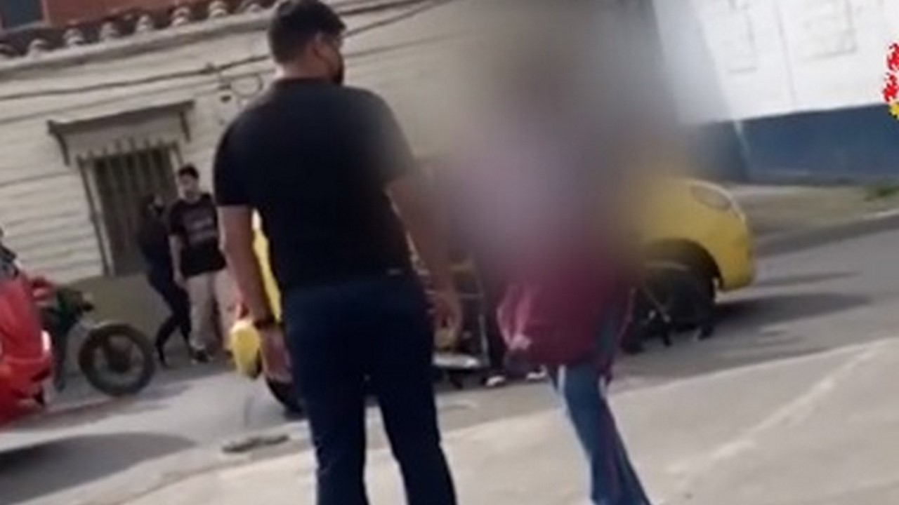 Cárcel para extranjero que habría extorsionado a una mujer