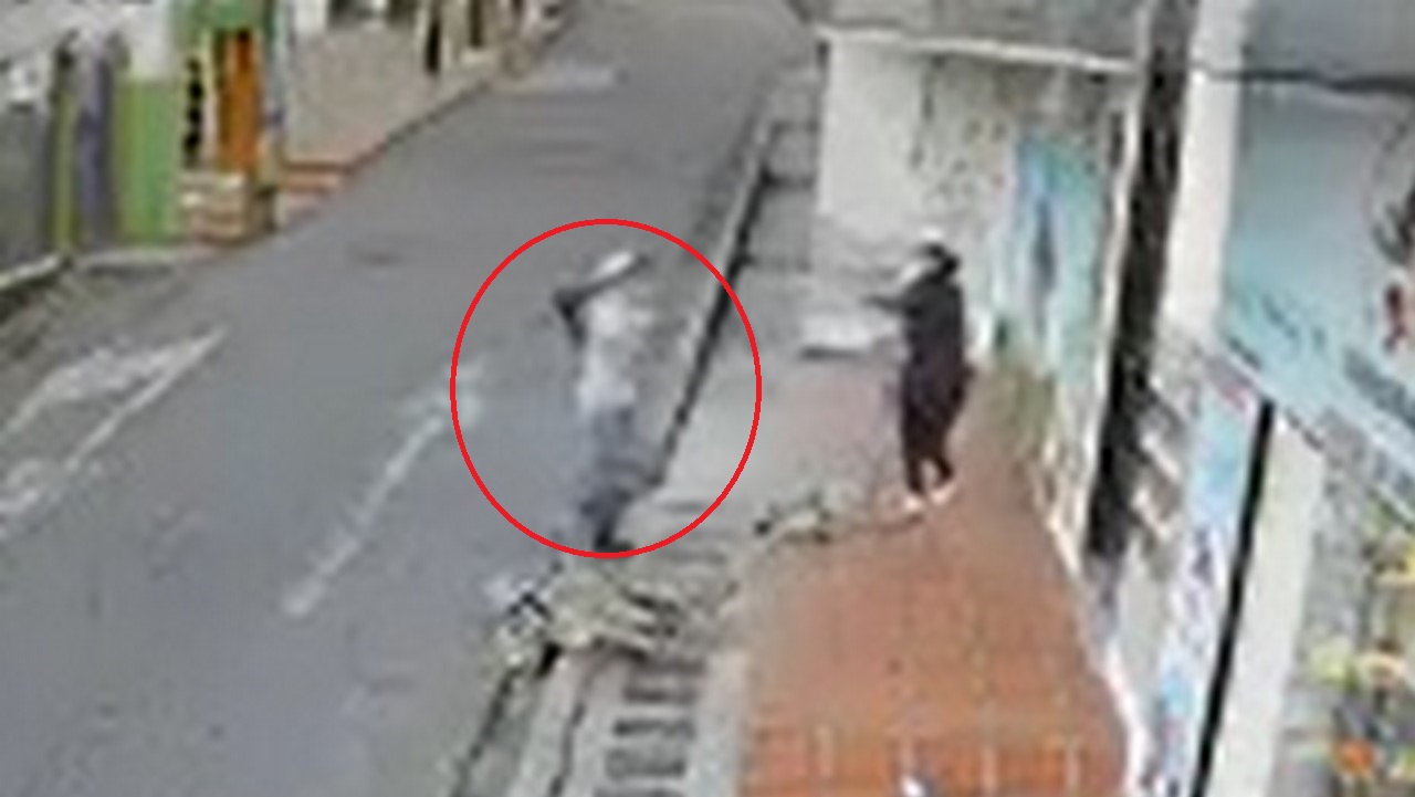 En Yarumal un hombre estaría golpeando a las mujeres