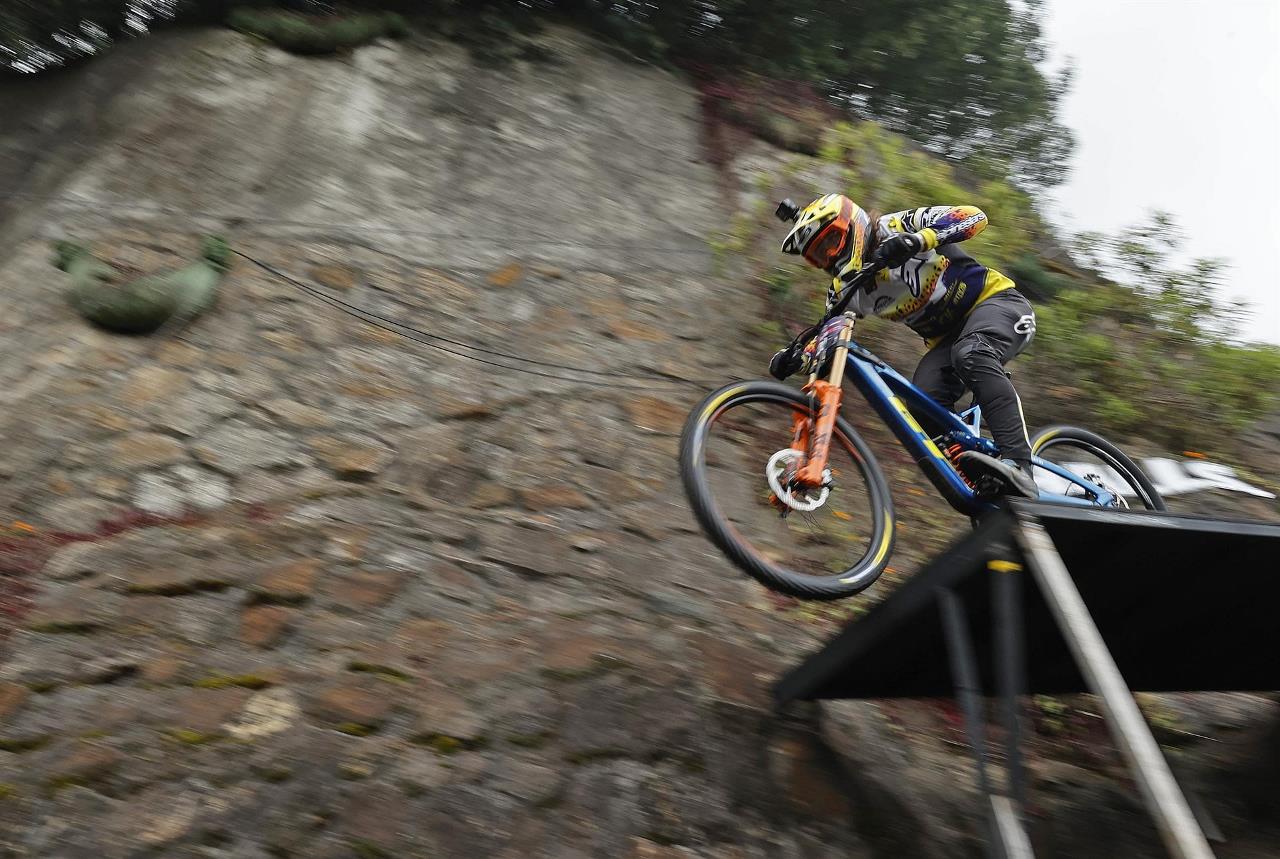 El colombiano Camilo Sánchez gana el Monserrate Cerro Abajo de Bogotá 3 monserrate2