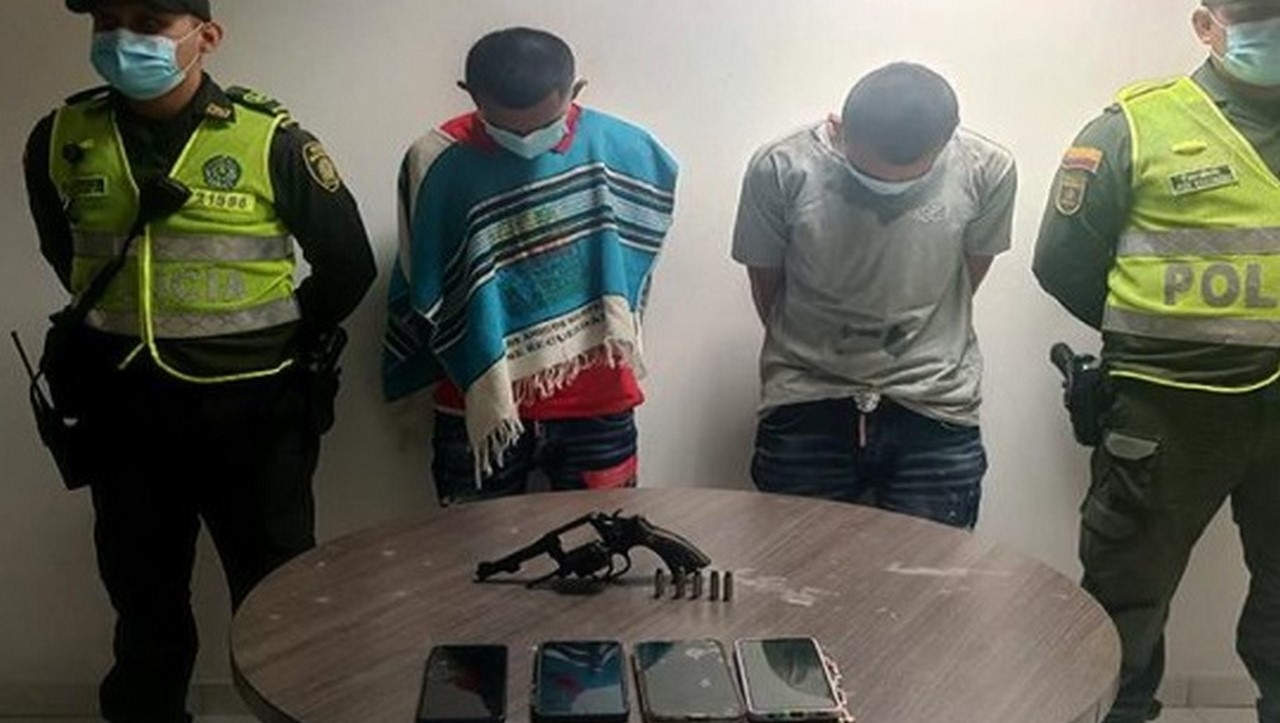 Cogieron a 'Plutico' y 'Edison', habrían robado 4 celulares