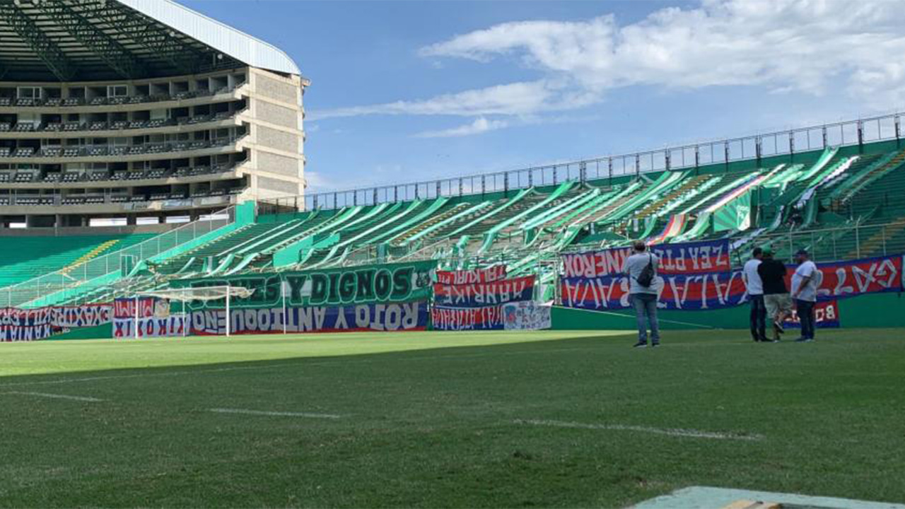 Barra del Deportivo Cali sacó un comunicado incitando a la violencia con los seguidores del Medellín