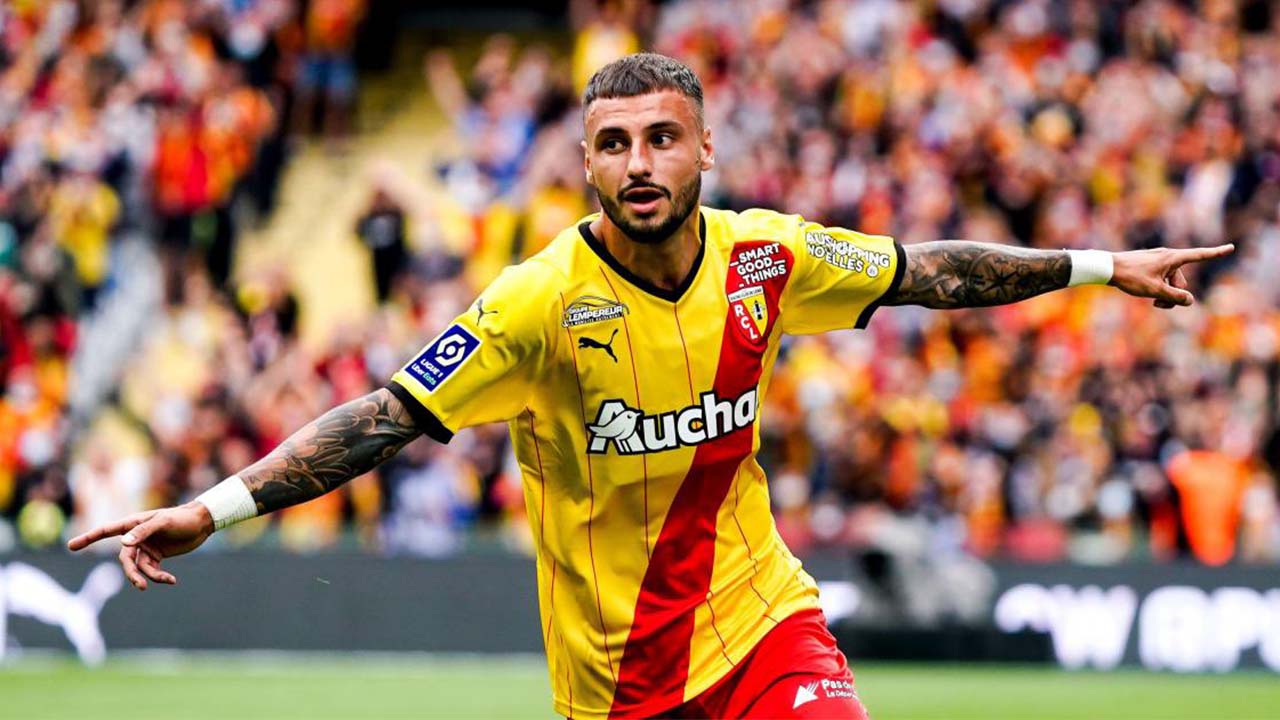 Convocatoria de Clauss a Les Blues desató la locura en Lens