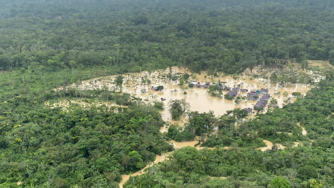 Durante la inundación, un hombre fue a desconectar una nevera y se electrocutó