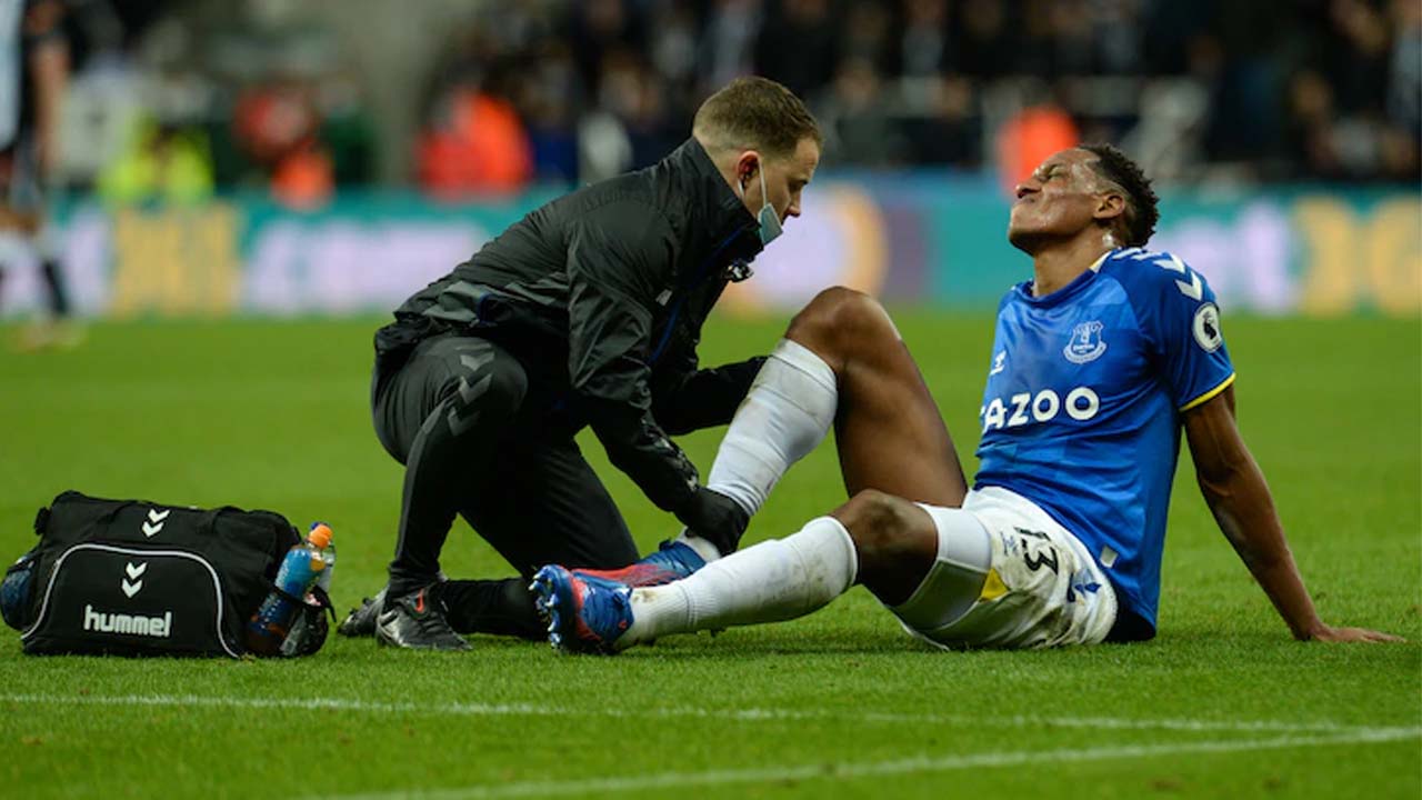 ¡Más grave de lo que se pensaba! Lampard avisó cuanto tiempo tardará Yerry Mina para volver a jugar