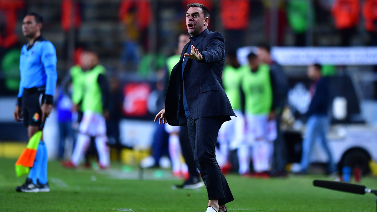 Pablo Guede habría comenzado negociaciones con el conjunto verdolaga