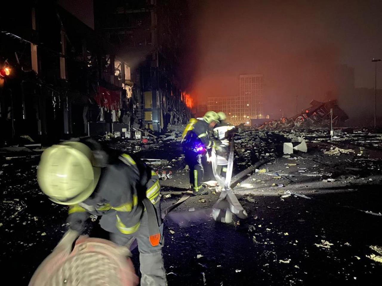 Ascienden a ocho los muertos en el bombardeo contra un centro comercial en Kiev 3 ataque centro comercial ucrania3