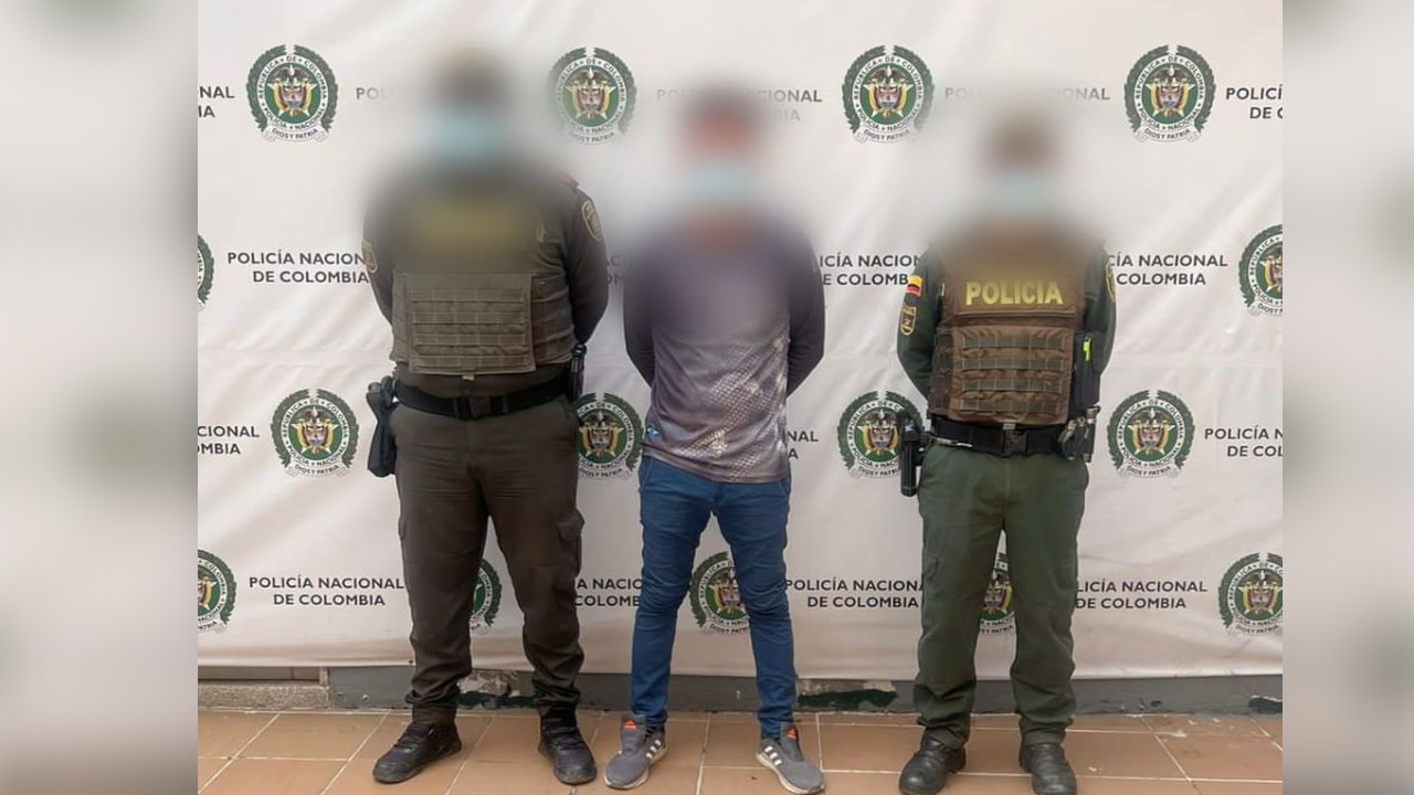 Joven le hizo un tatuaje permanente a su hermanita menor en Apartadó, Antioquia y su papá le dio una 'paliza'