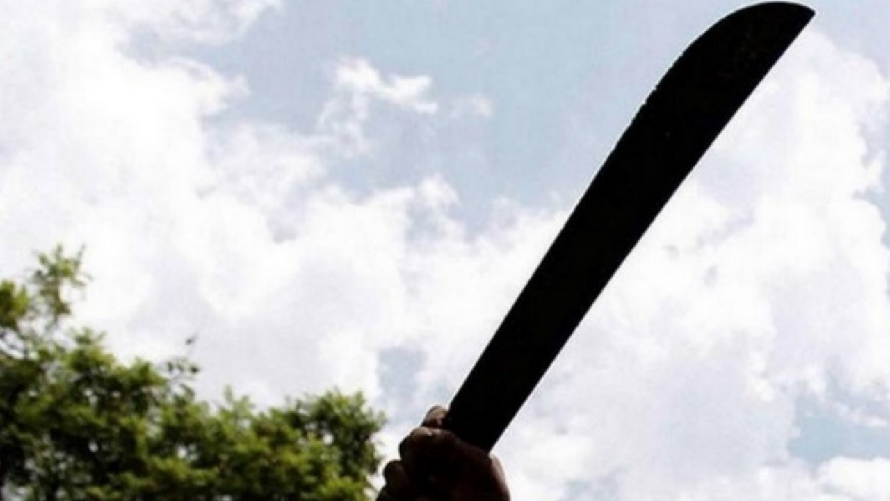 Mujer fue agredida con machete por su pareja en pleno centro de Medellín