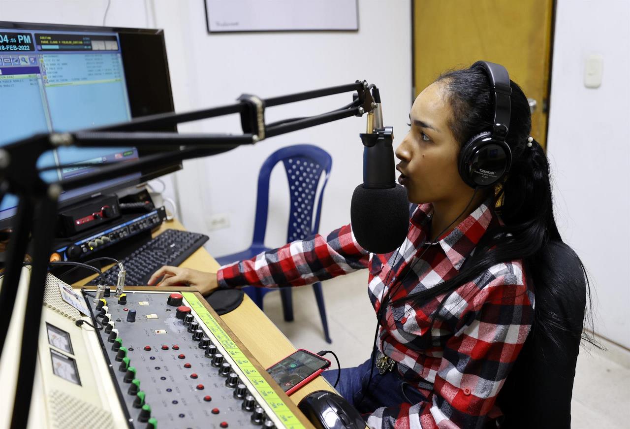 El periodismo comunitario se rehúsa a huir del conflicto en Colombia 3 periodismo saravena1