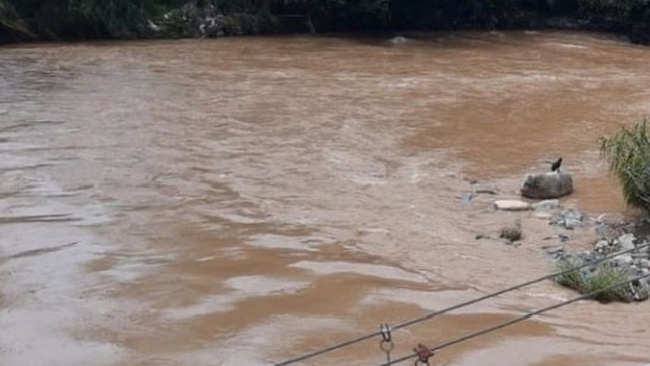 Encontraron un hombre muerto en el río Medellín, a la altura de Barbosa