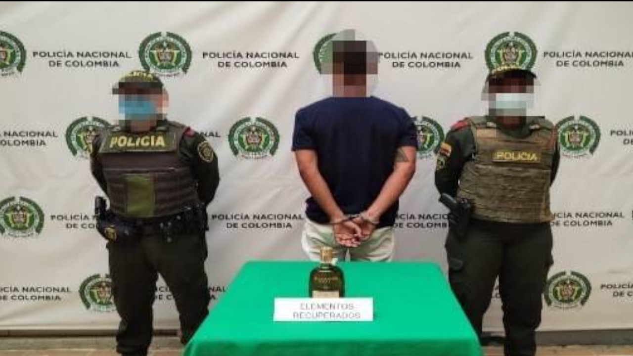 ¡Y llegó embolsillándose de una el Wisky! Capturaron a un atrevido por el robo de licor a una comerciante