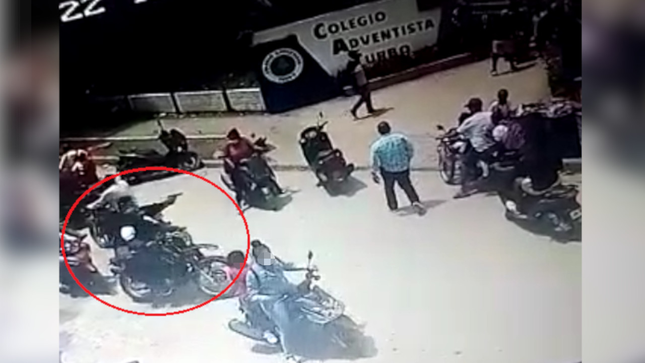 [Video] ¿Se arrepintieron? Sicarios iban a matar a un hombre, sacaron el arma pero siguieron de largo