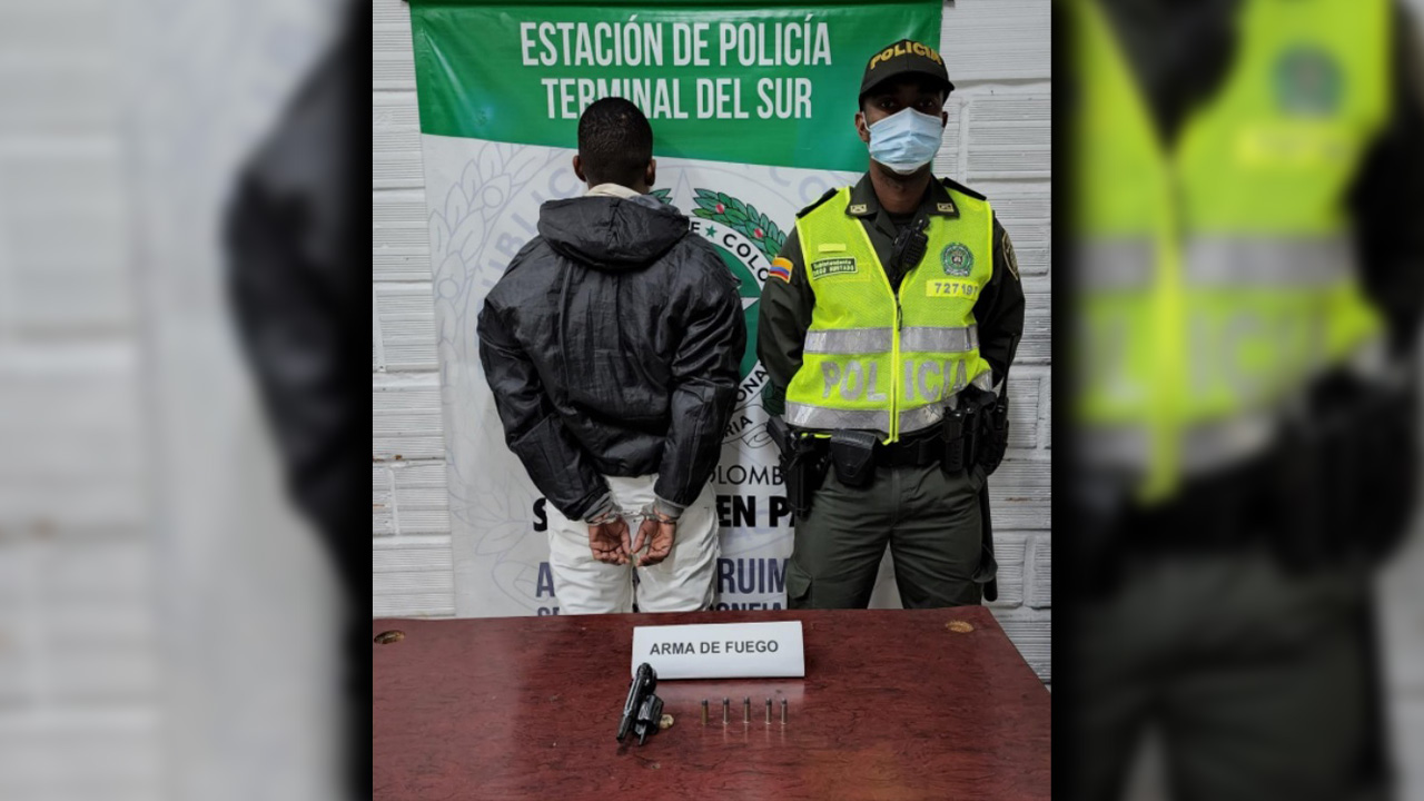 Lo cogieron con un revólver en la Terminal del Sur
