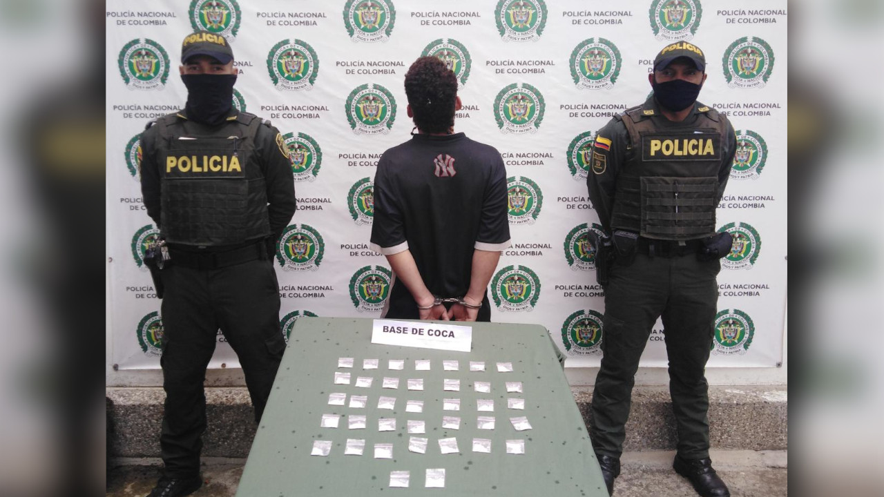 Se puso de 'aletoso' a pelear en pleno parque de Guarne, la Policía le cayó y le descubrió todo ese 'vicio'