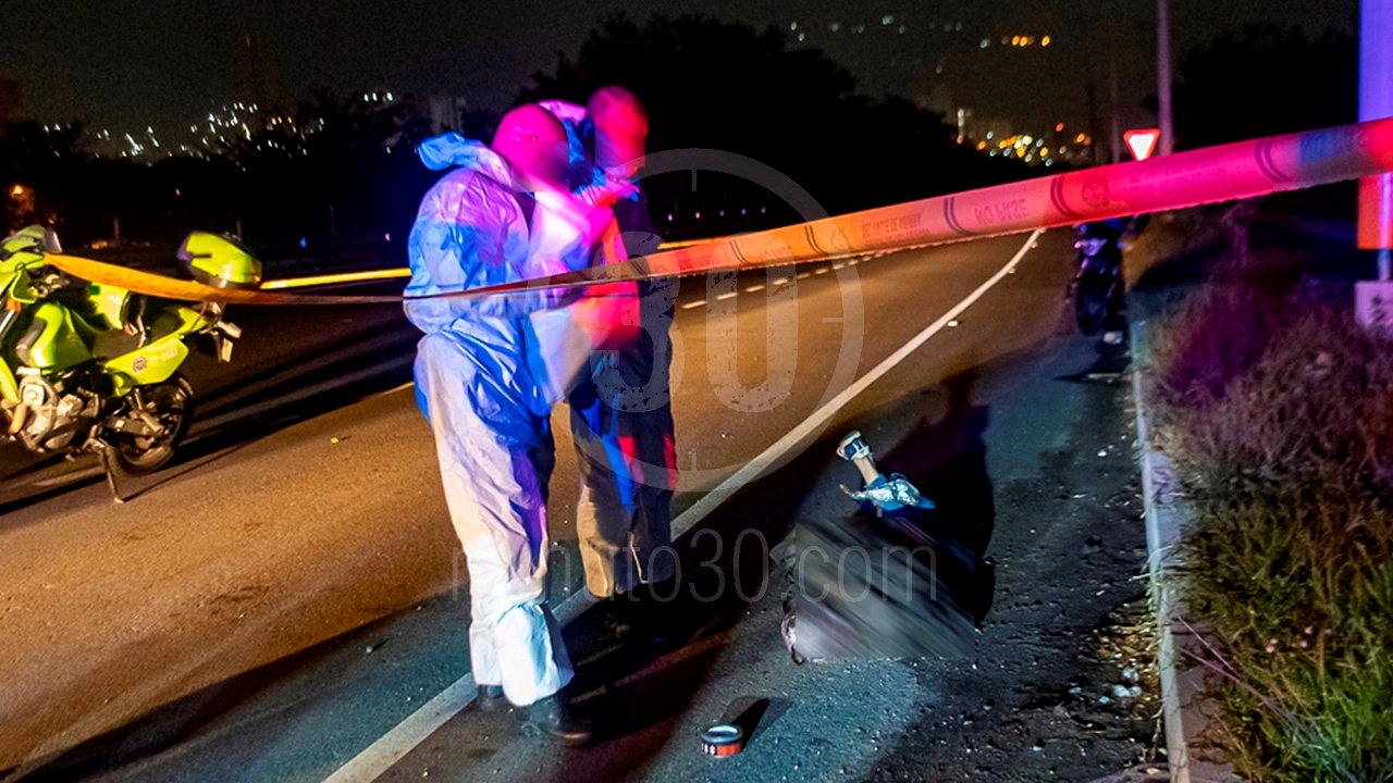 Fotos y video: Doble homicidio en Bello, llegando a Copacabana, tenían la cabeza amarrada con papel chicle