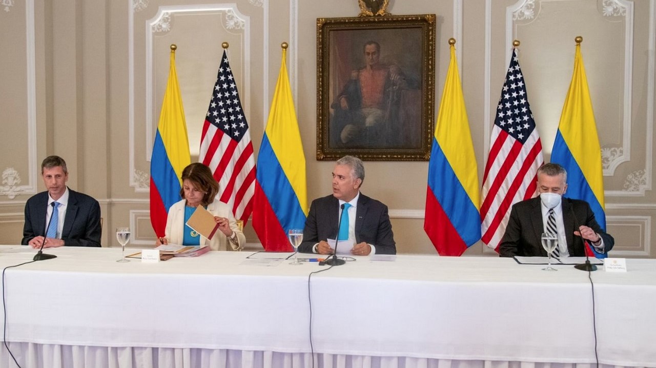Estados Unidos duque colombia helicopteros