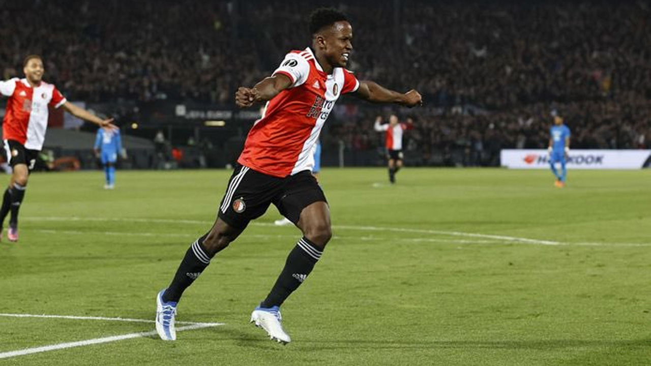 Luis Sinisterra fue una de las figuras ante Marsella por la Conference League