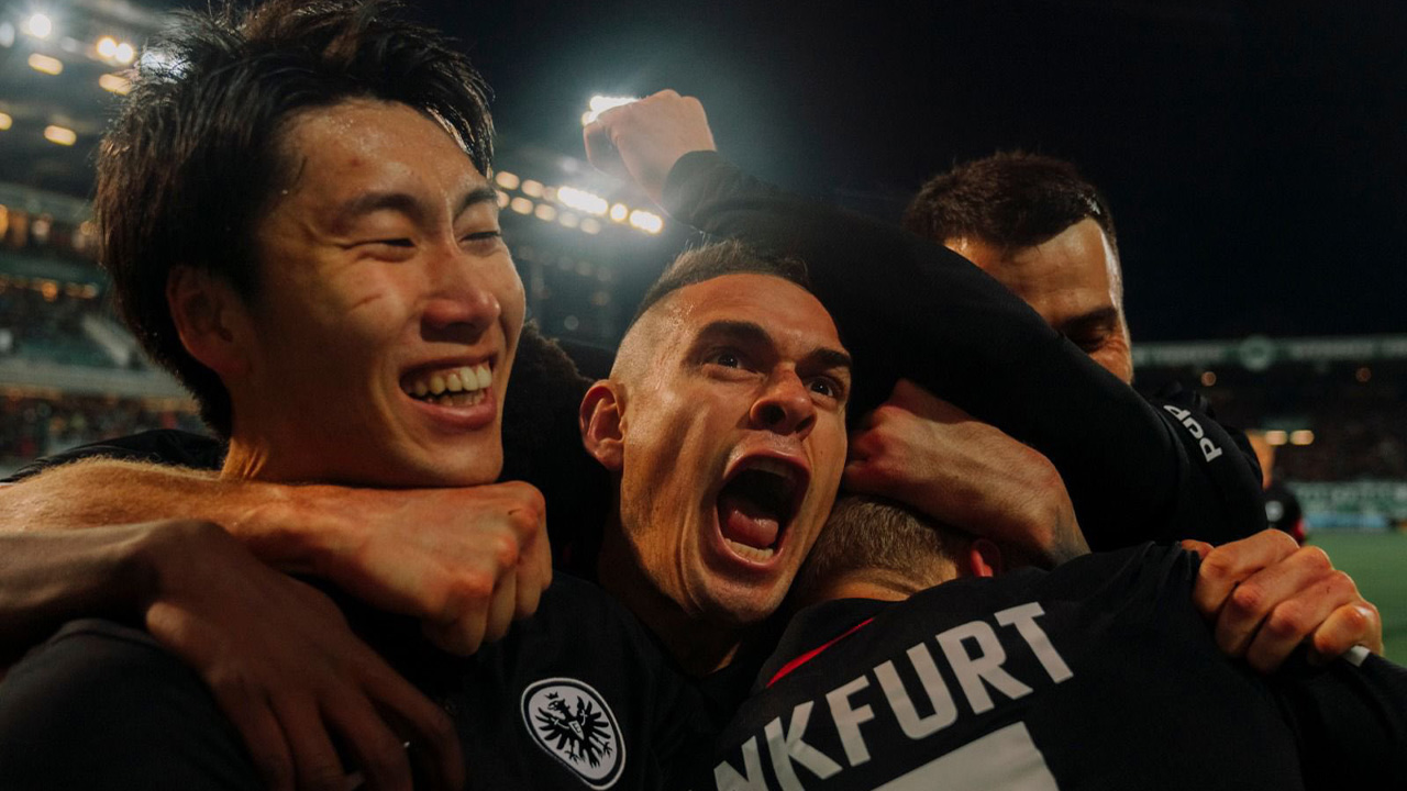 Santos Borré avisó que anotará ante el Barcelona